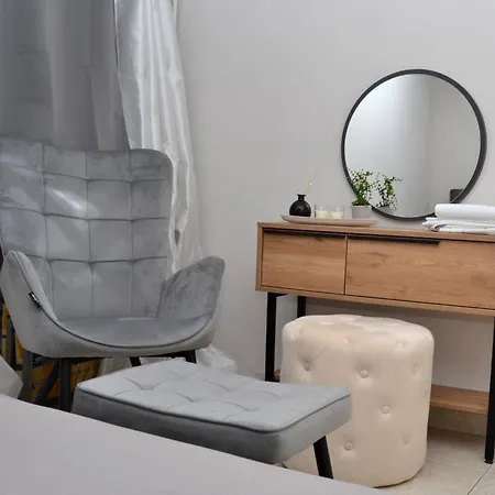διπλά από την θάλασσα Apartment *